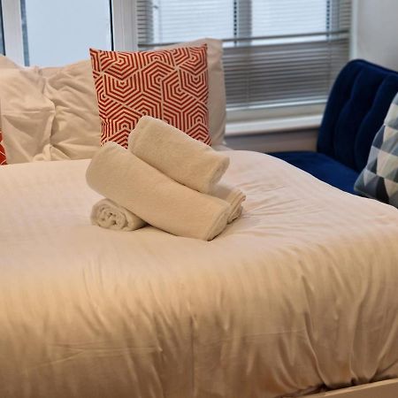 Lovely 1-Bed Apartment In Londyn Zewnętrze zdjęcie