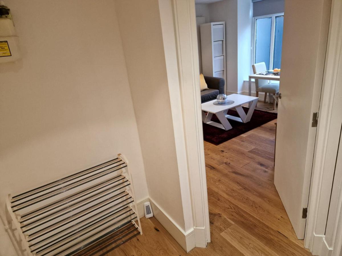 Lovely 1-Bed Apartment In Londyn Zewnętrze zdjęcie